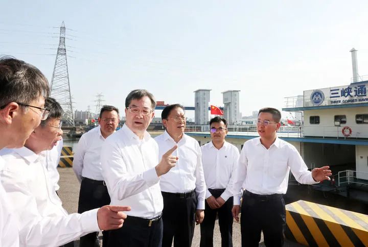 丁薛祥在湖北调研时强调 加快高水平科技自立自强 汇聚高质量发展强劲动能