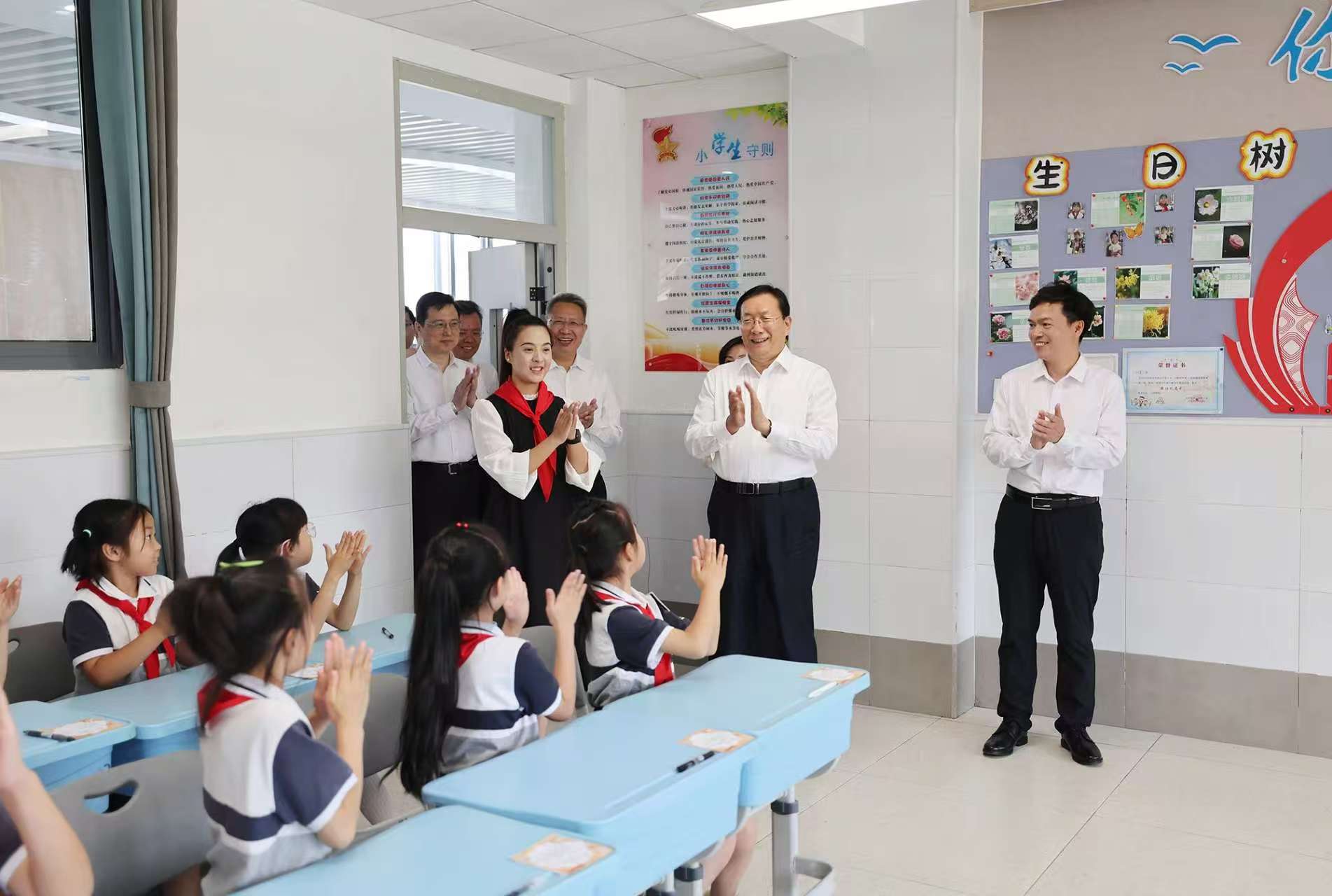 王忠林“六一”前夕看望少年儿童 祝全省少年儿童节日快乐 勉励大家成长为堪当强国建设民族复兴大任的栋梁之材 诸葛宇杰参加